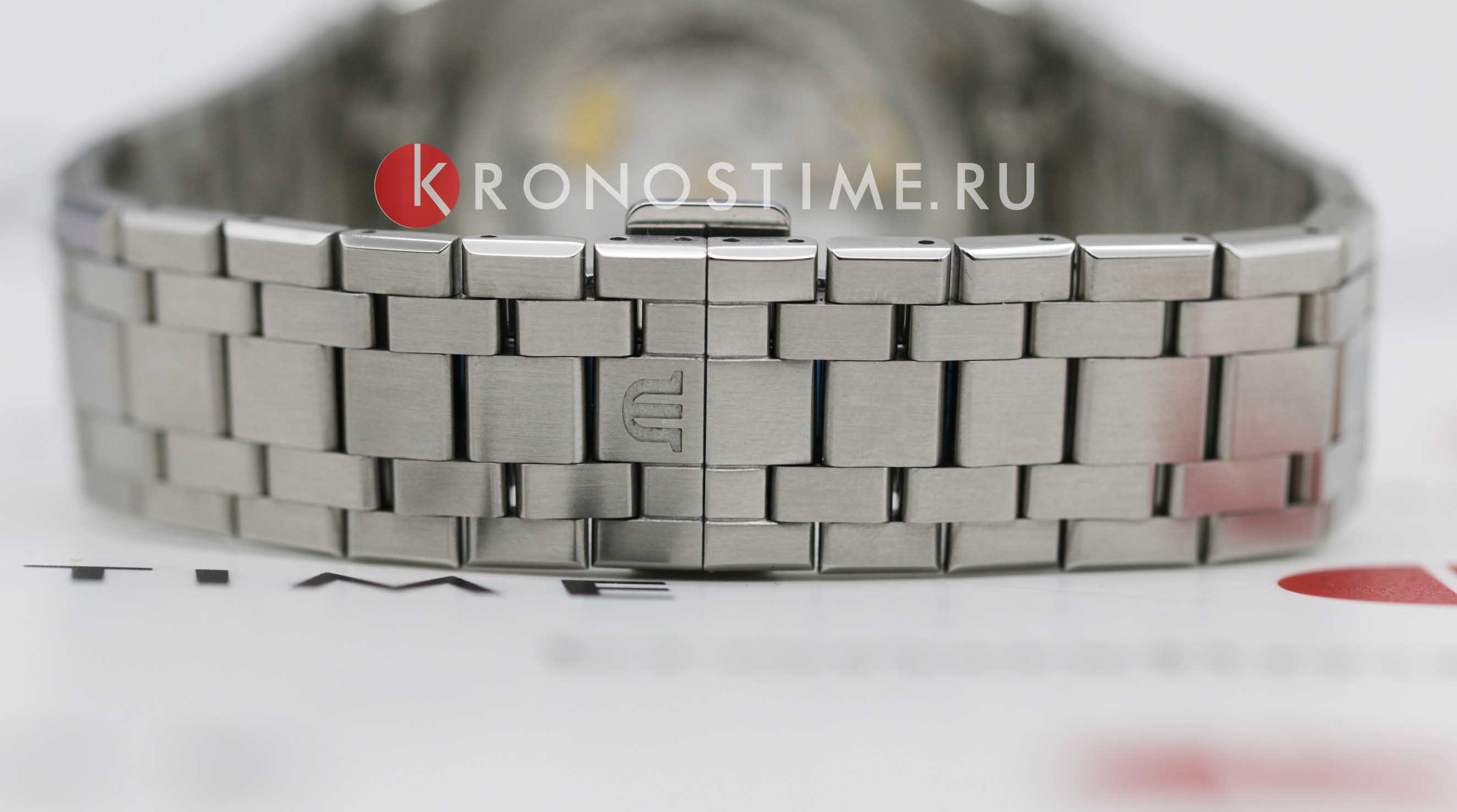 Maurice Lacroix Maurice Lacroix Aikon Automatic AI6007-SS002-330-1 механические мужские часы часы крупный план черный циферблата